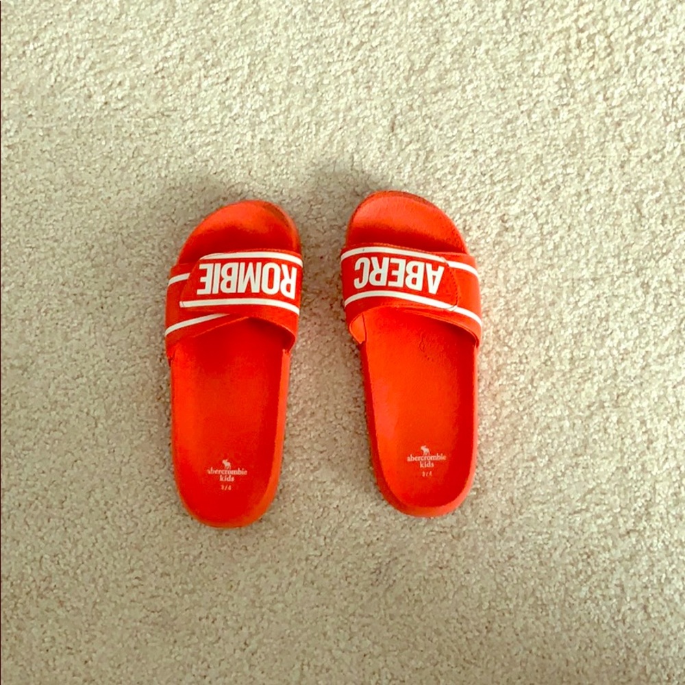 ABERCROMBIE SLIDES!!